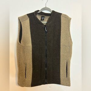 Prana men’s Sherpa zip up vest